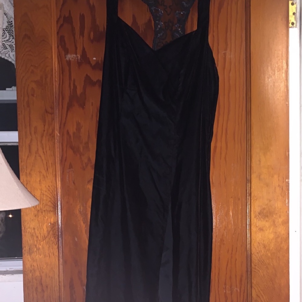 Velvet blank slit dress